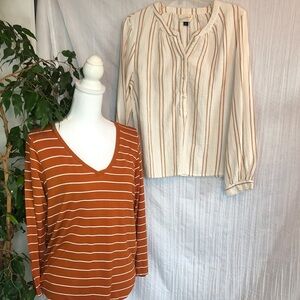 OLD NAVY & UNIVERSAL THREAD size M lot of 2 tops rust & white striped causal